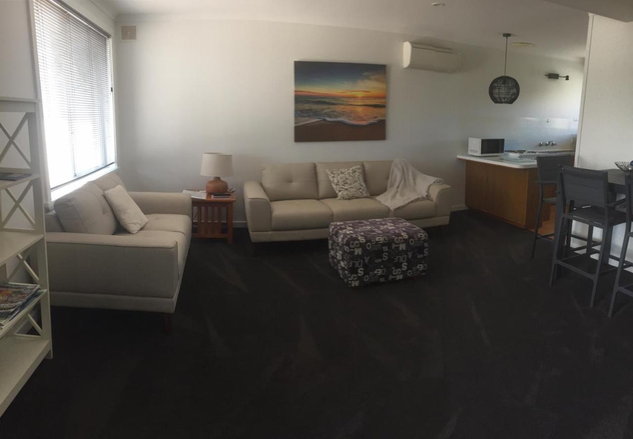 Old Pier Apartments Бридпорт Екстериор снимка